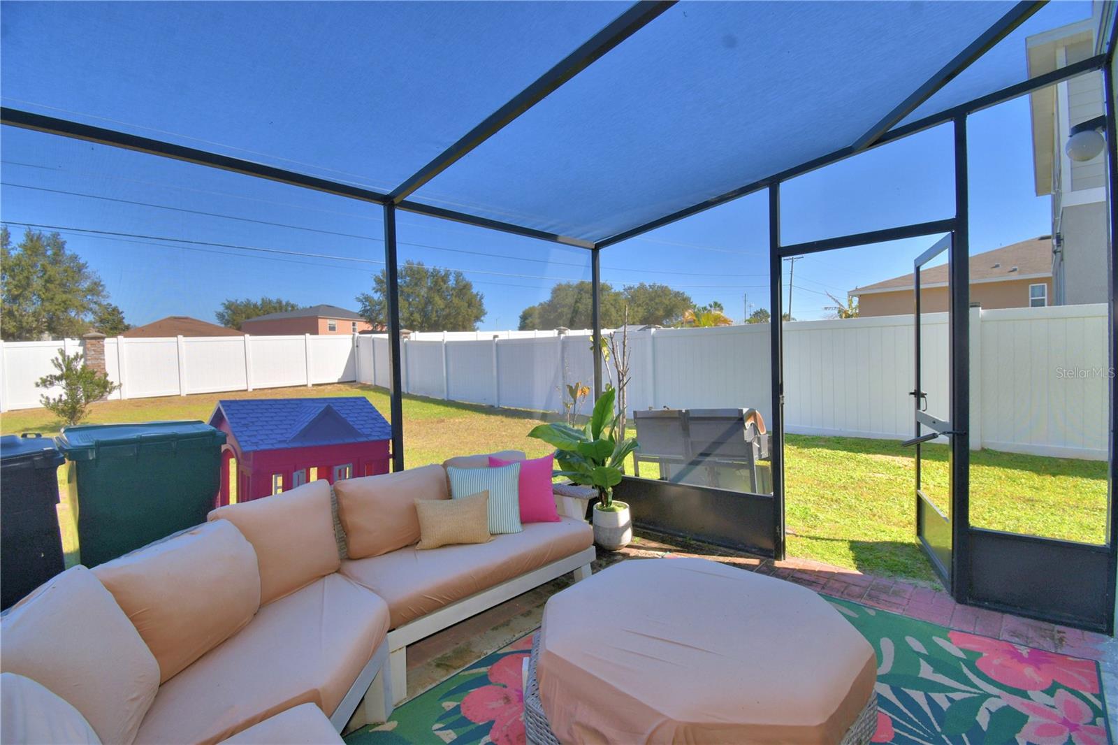 VISTA DEL LAGO PH II REP - Residential