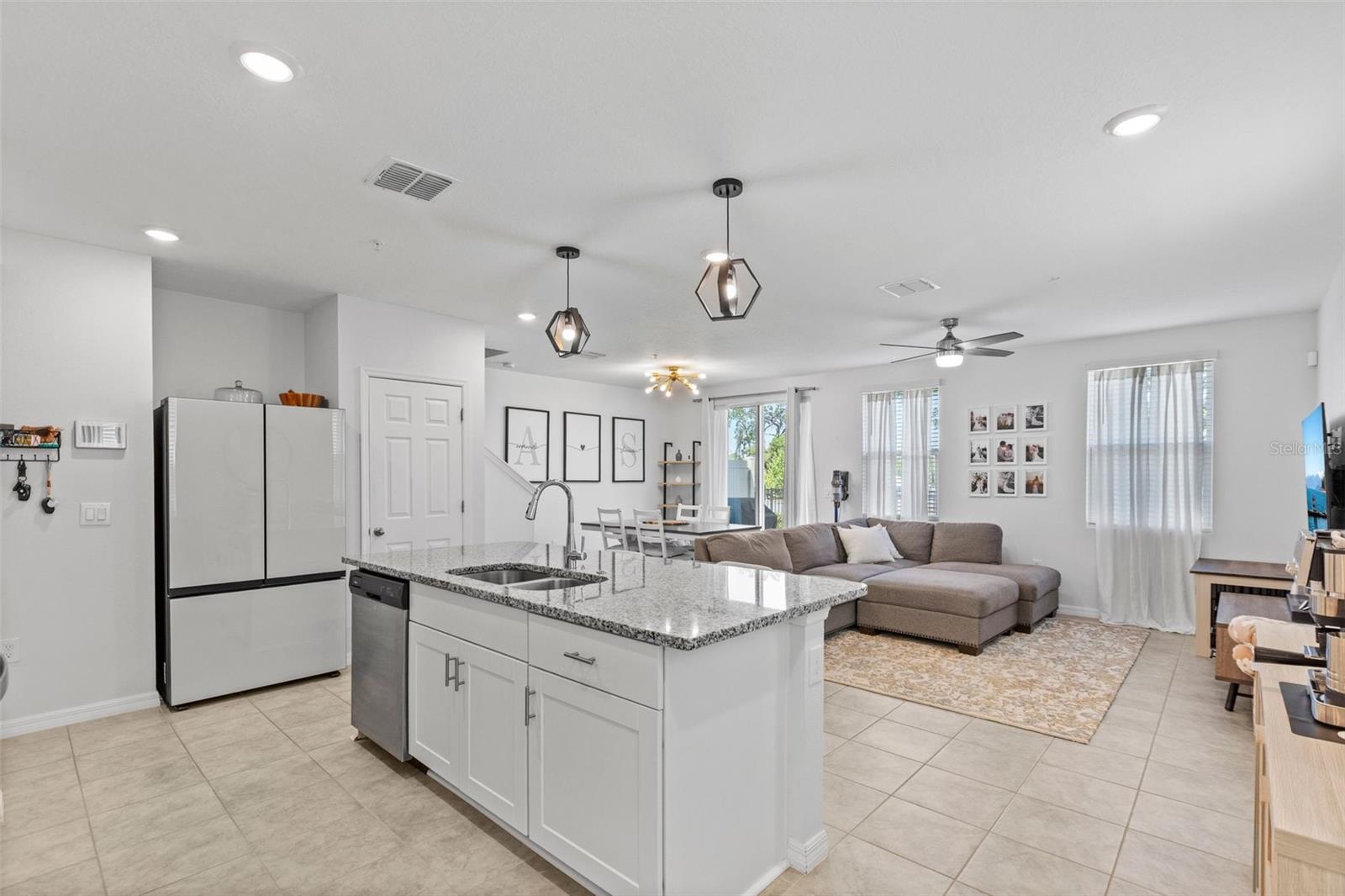 1425 PRAIRIE MEADOWS WAY