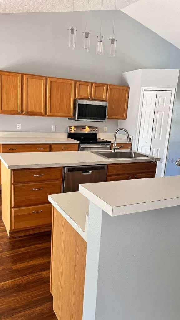 SPRING HILL - Residential