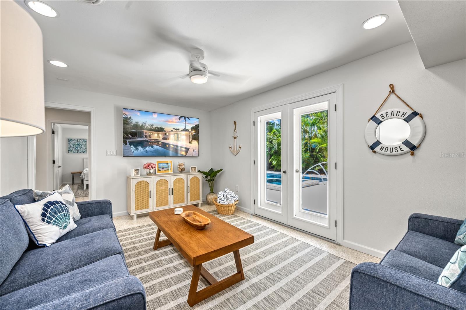 SIESTA REV OF - Residential