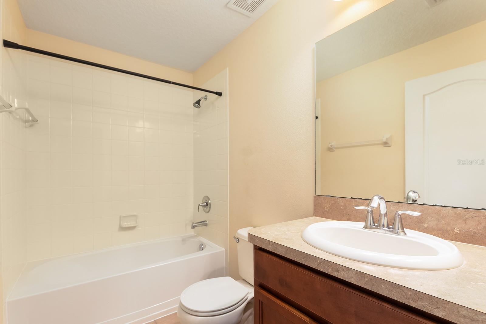 AMBERLEE TWNHMS - Residential Lease