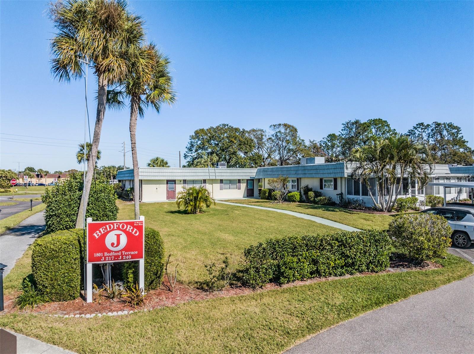 VILLEROY CONDO - Residential