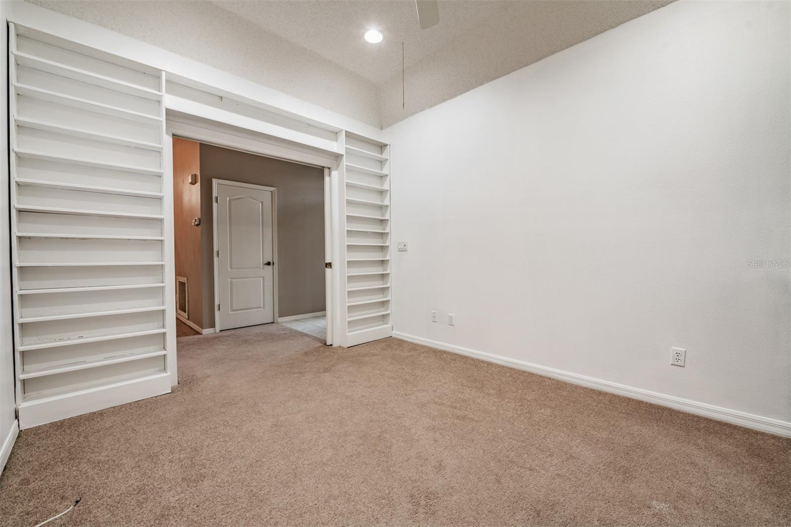 VILLEROY CONDO - Residential