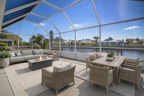 Photo of 910 Spindle Palm Way, Apollo Beach, FL 33572 (MLS # TB8473743)