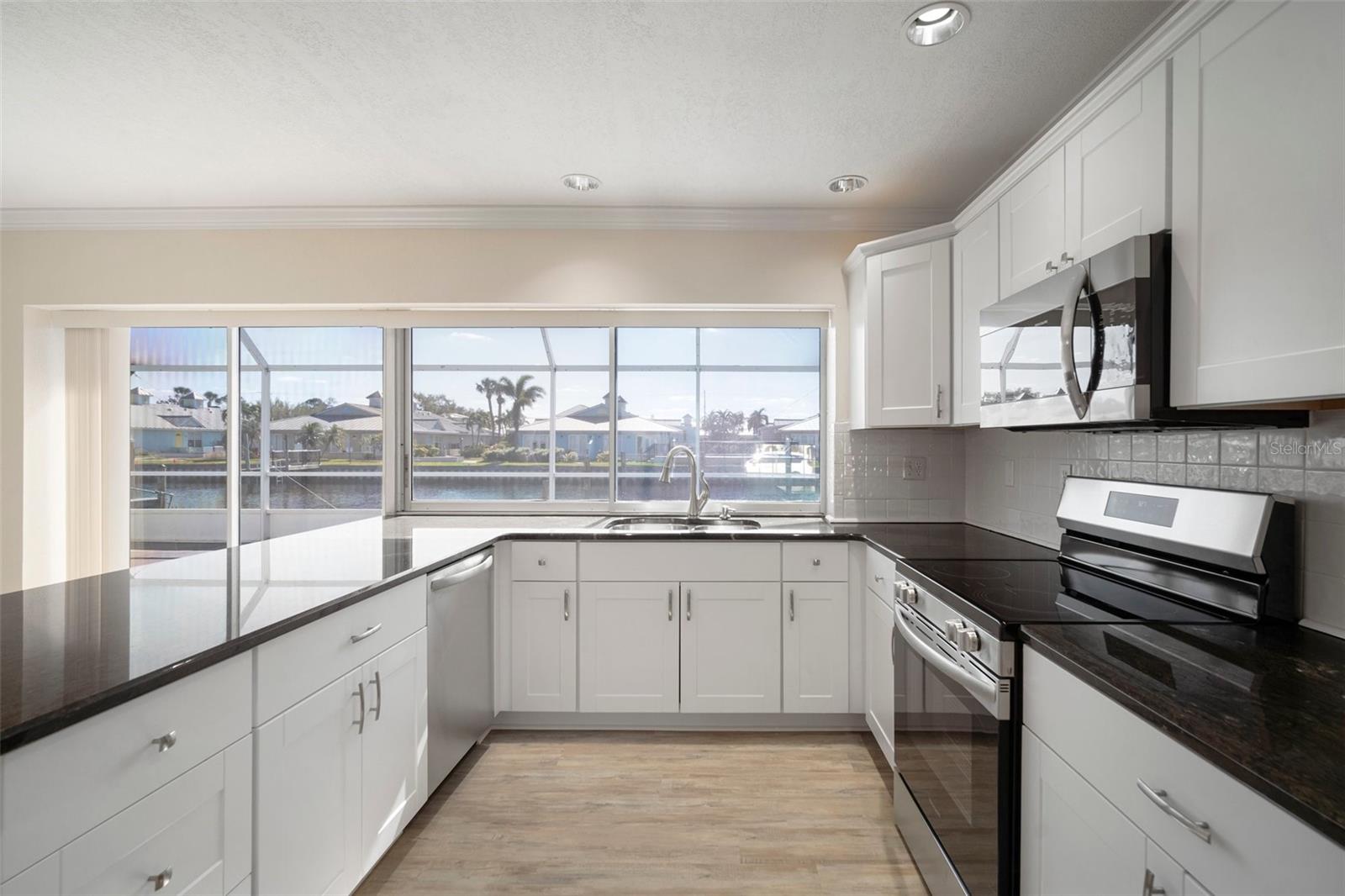 910 SPINDLE PALM WAY