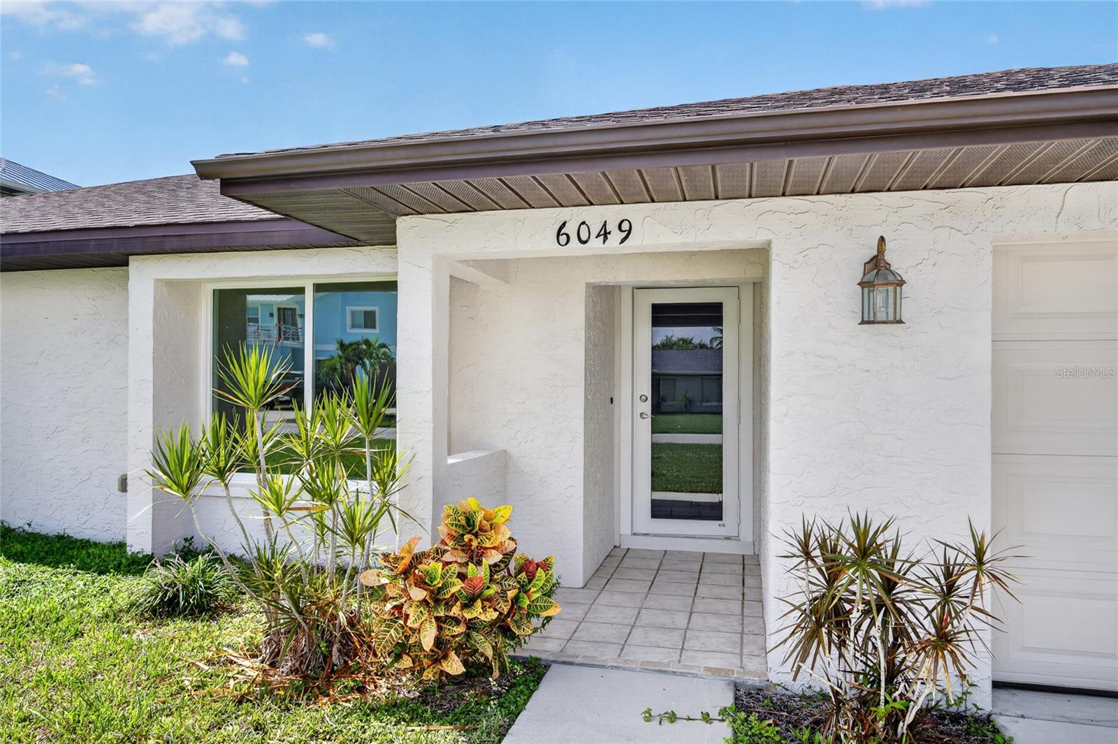 Search Properties for Sale 1 6049 PERTHSHIRE LANE