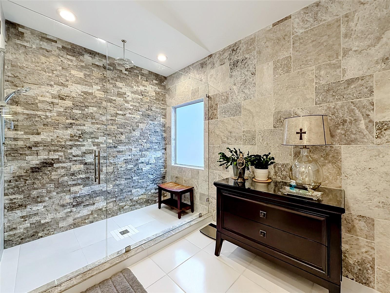 POINTE ALEXIS NORTH - Residential