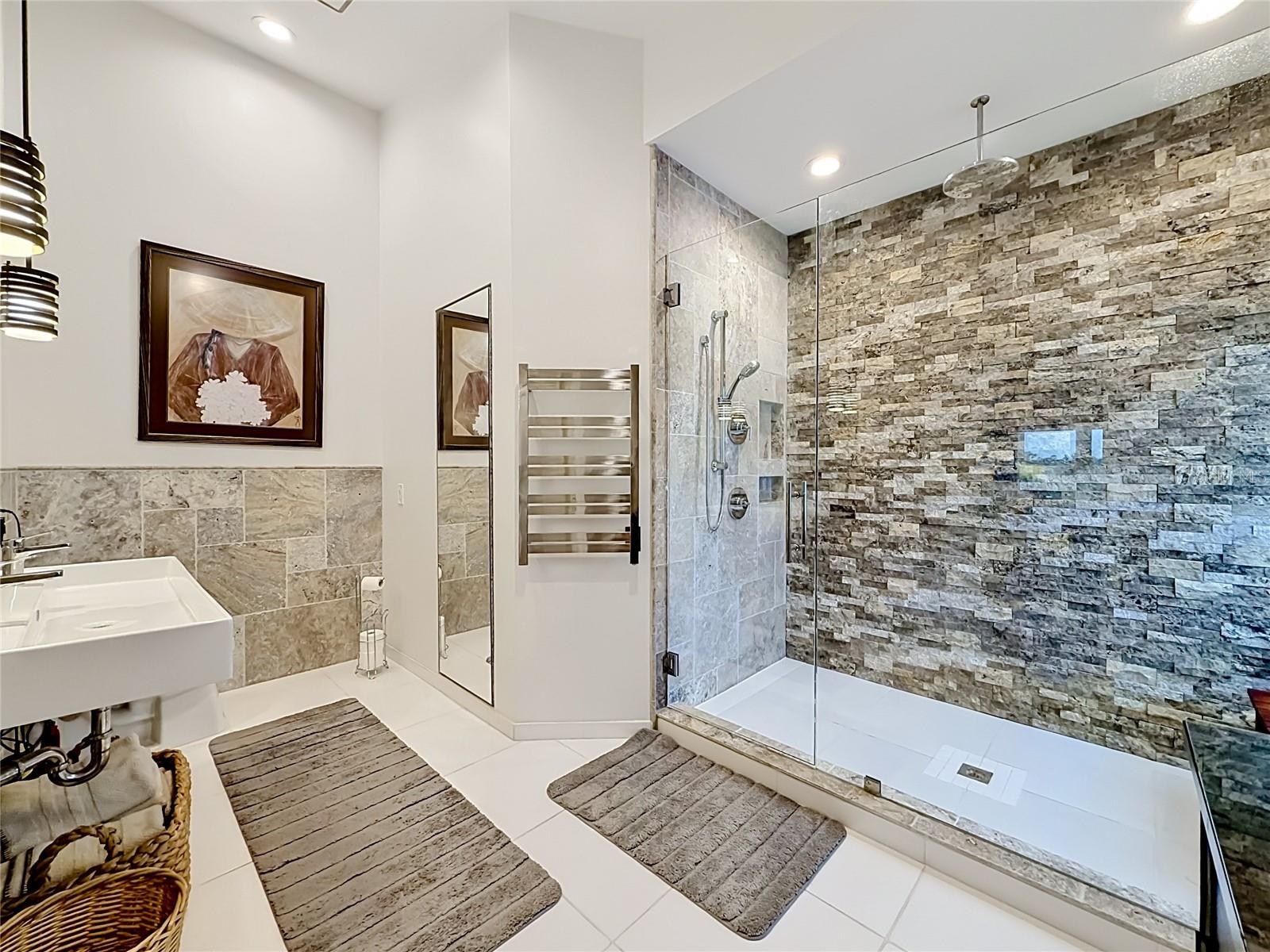 POINTE ALEXIS NORTH - Residential