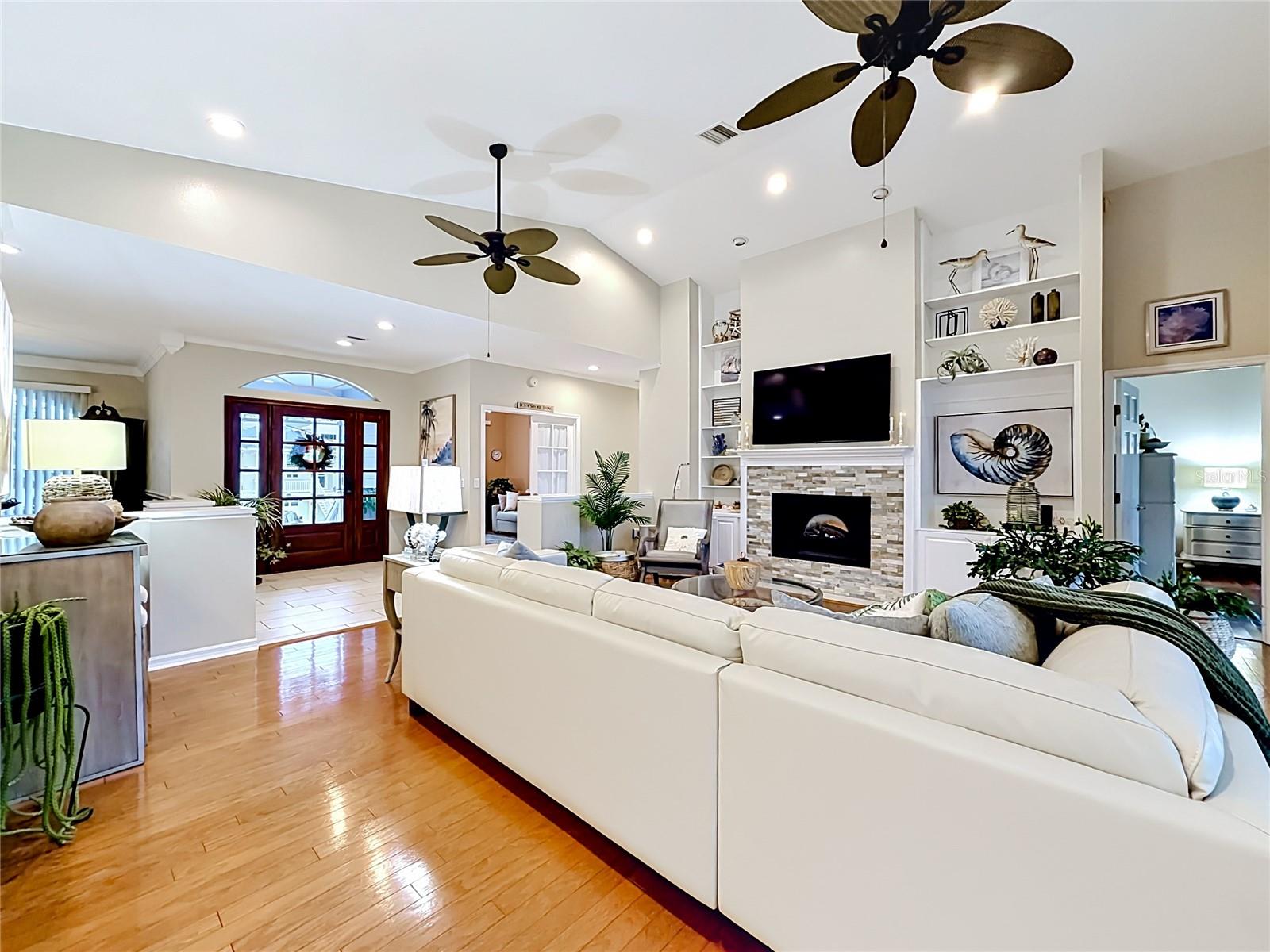 POINTE ALEXIS NORTH - Residential