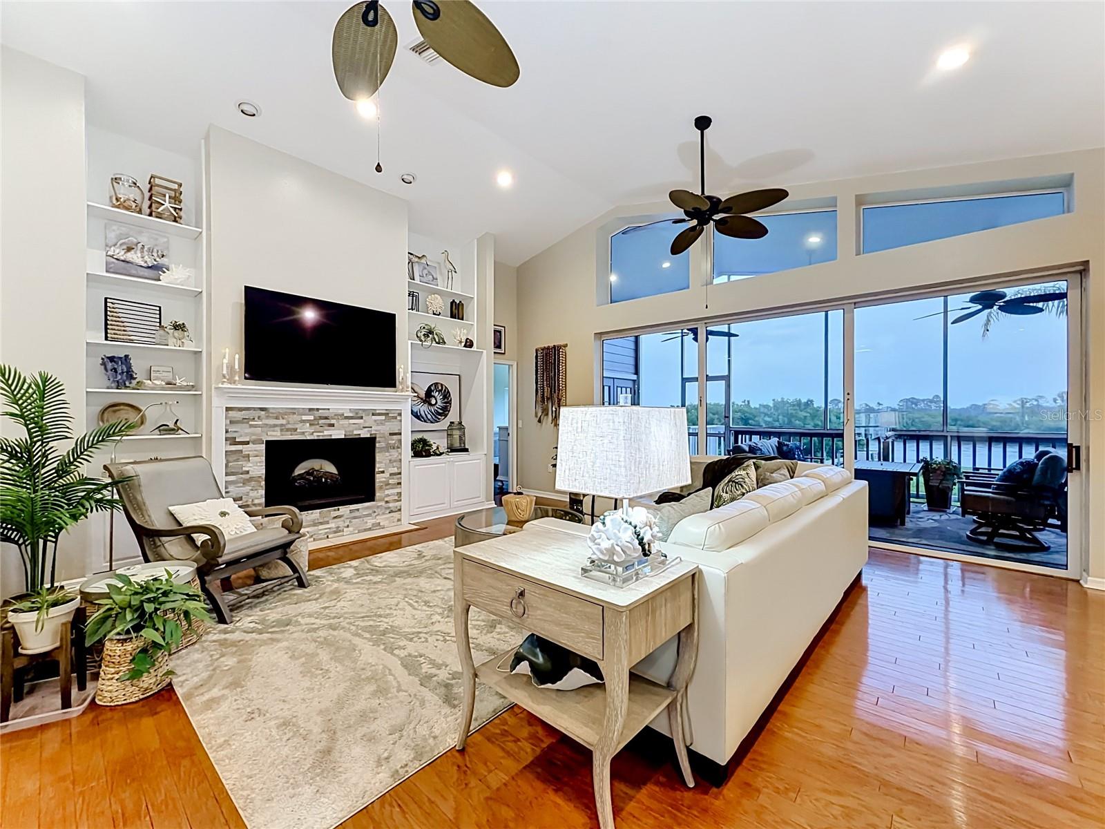 POINTE ALEXIS NORTH - Residential