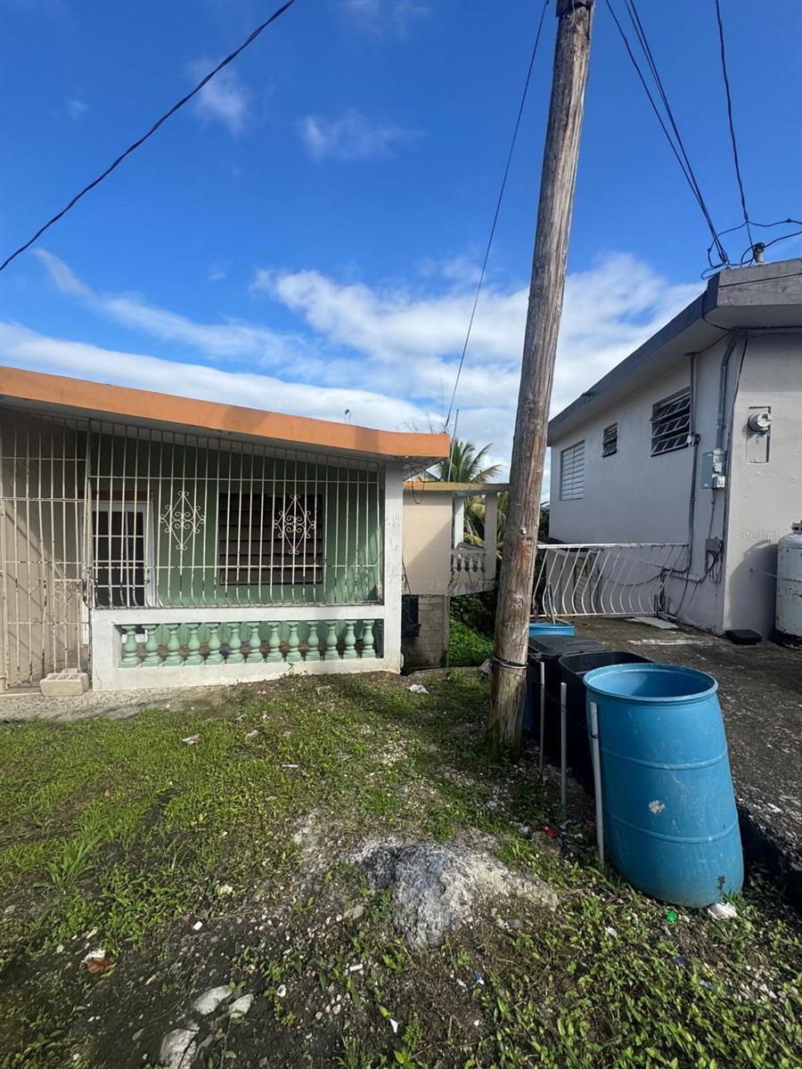 487 EXT. VILLA DEL RIO