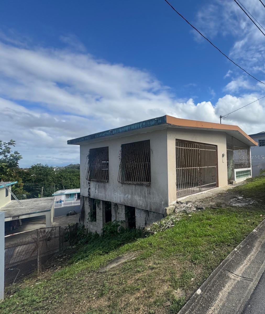 487 EXT. VILLA DEL RIO