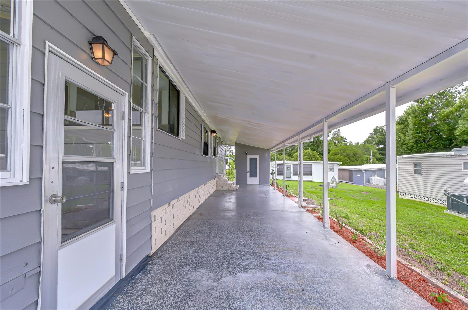6055 CRESTVIEW LANE