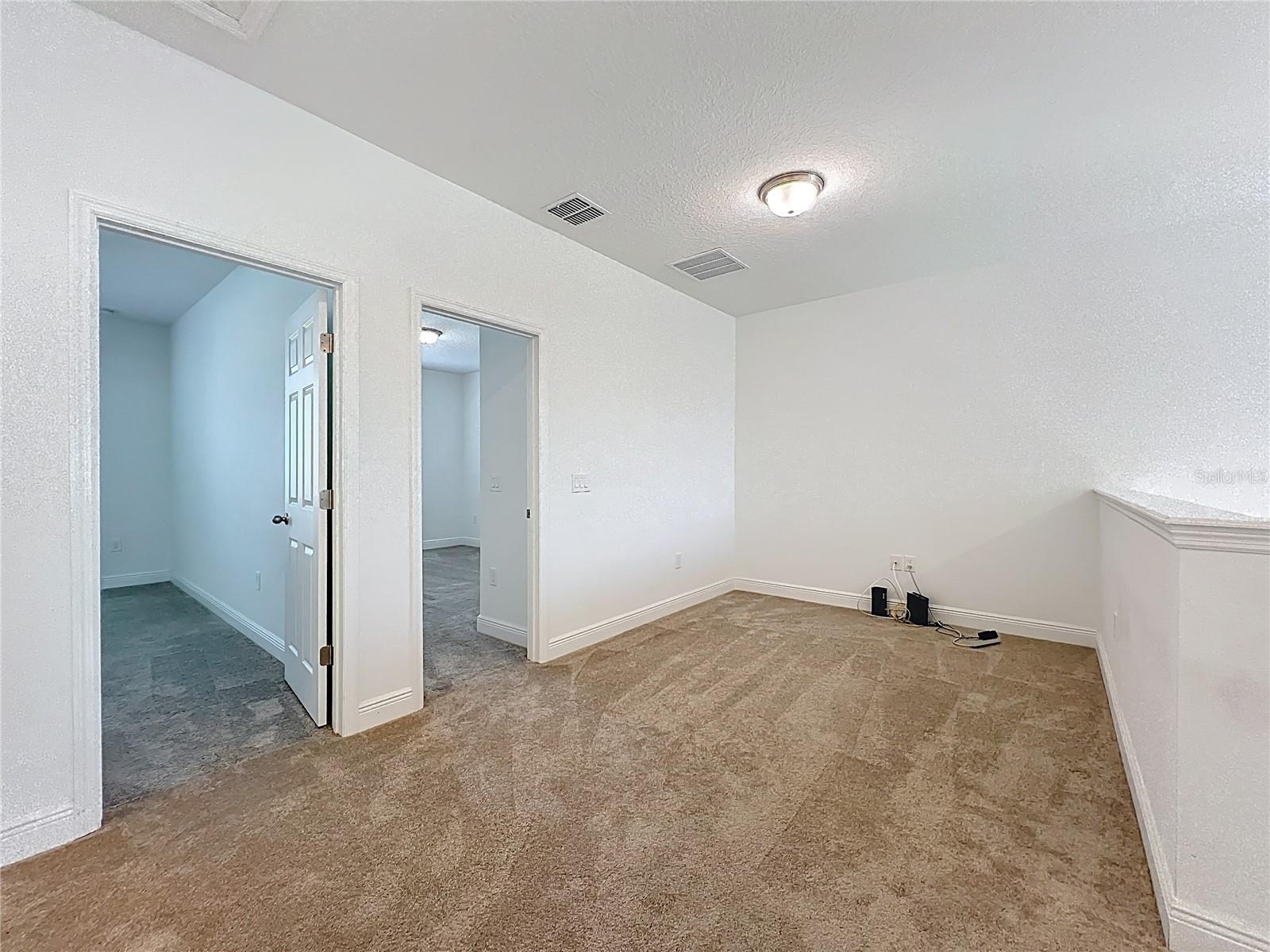 ENCLAVE AT HAWKS CREST - Residential Lease