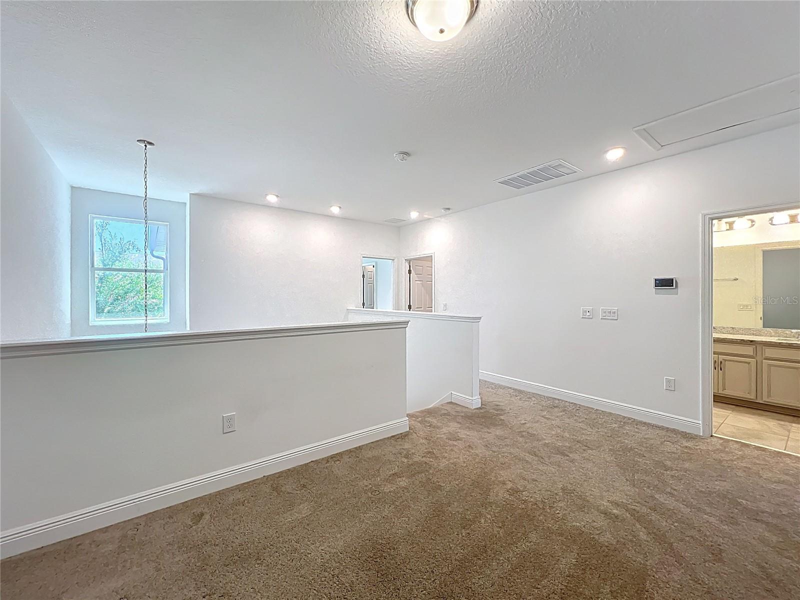 ENCLAVE AT HAWKS CREST - Residential Lease