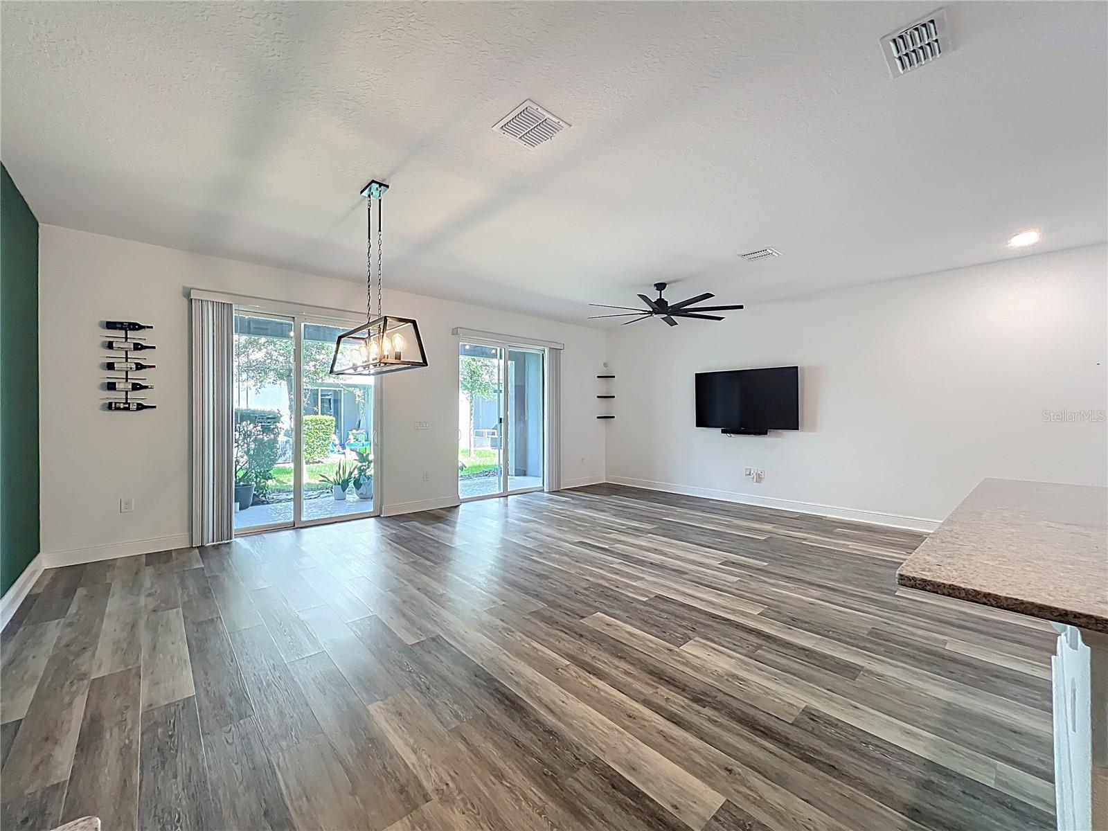 ENCLAVE AT HAWKS CREST - Residential Lease