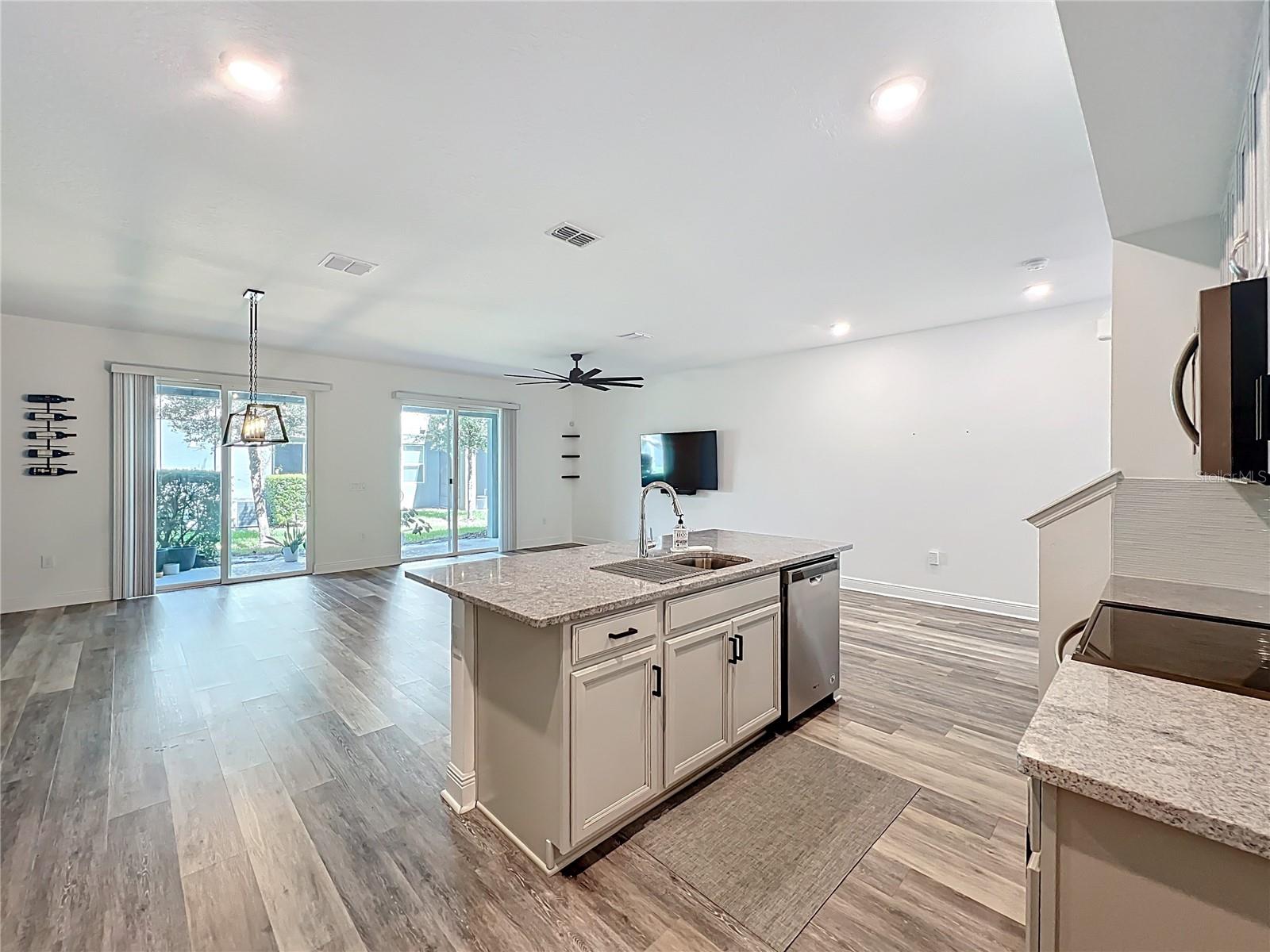 ENCLAVE AT HAWKS CREST - Residential Lease