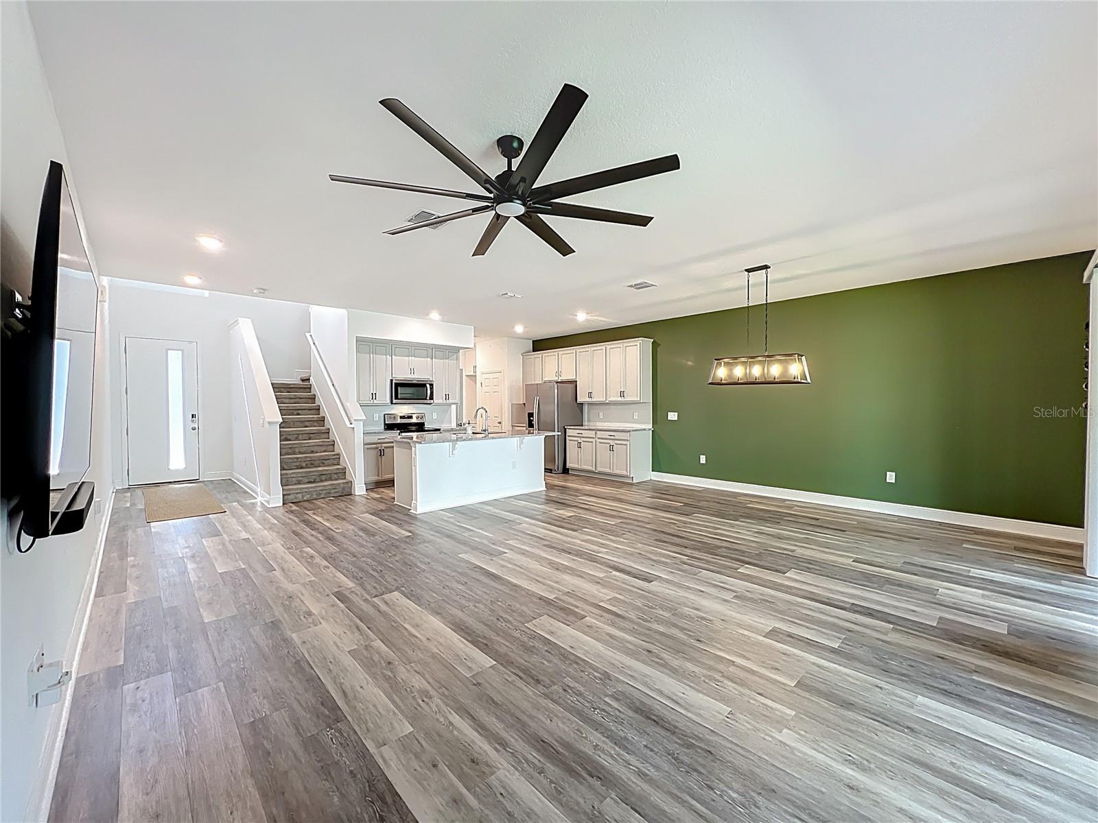 ENCLAVE AT HAWKS CREST - Residential Lease