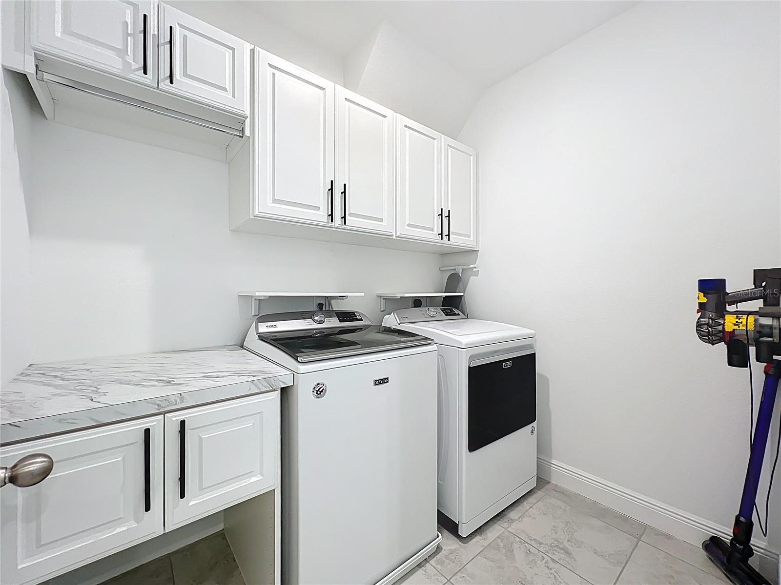 ENCLAVE AT HAWKS CREST - Residential Lease