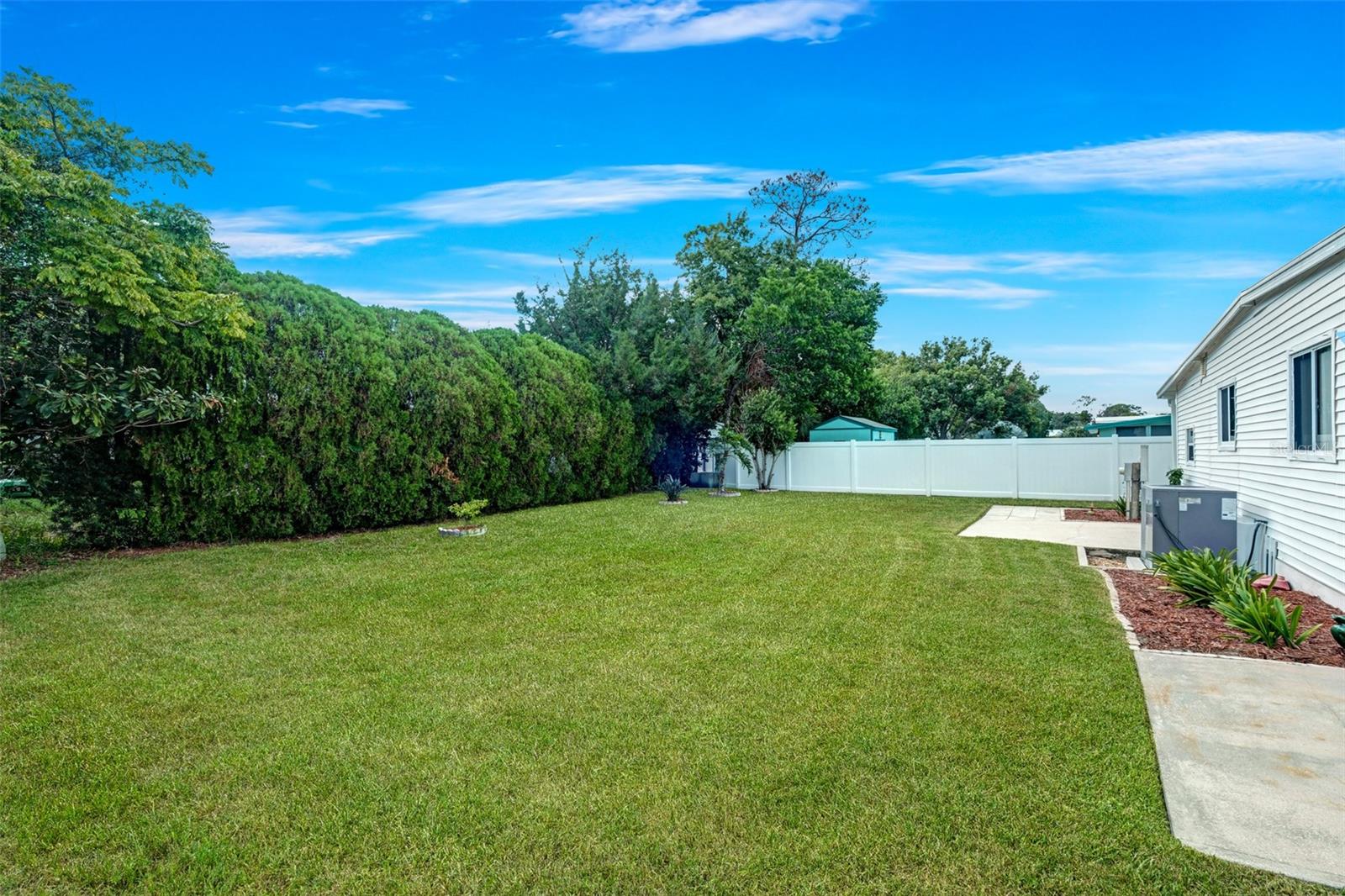 229 SAND PEBBLE CIRCLE