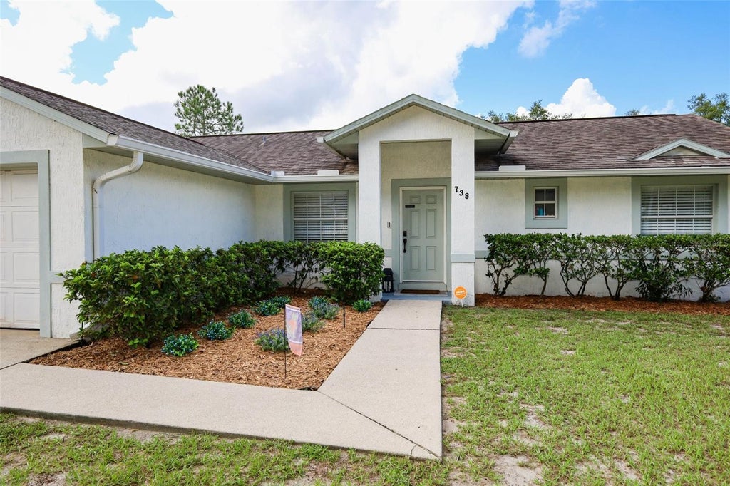 Photo of 738 E 11th Avenue, Mount Dora, FL 32757 (MLS # O6437495)