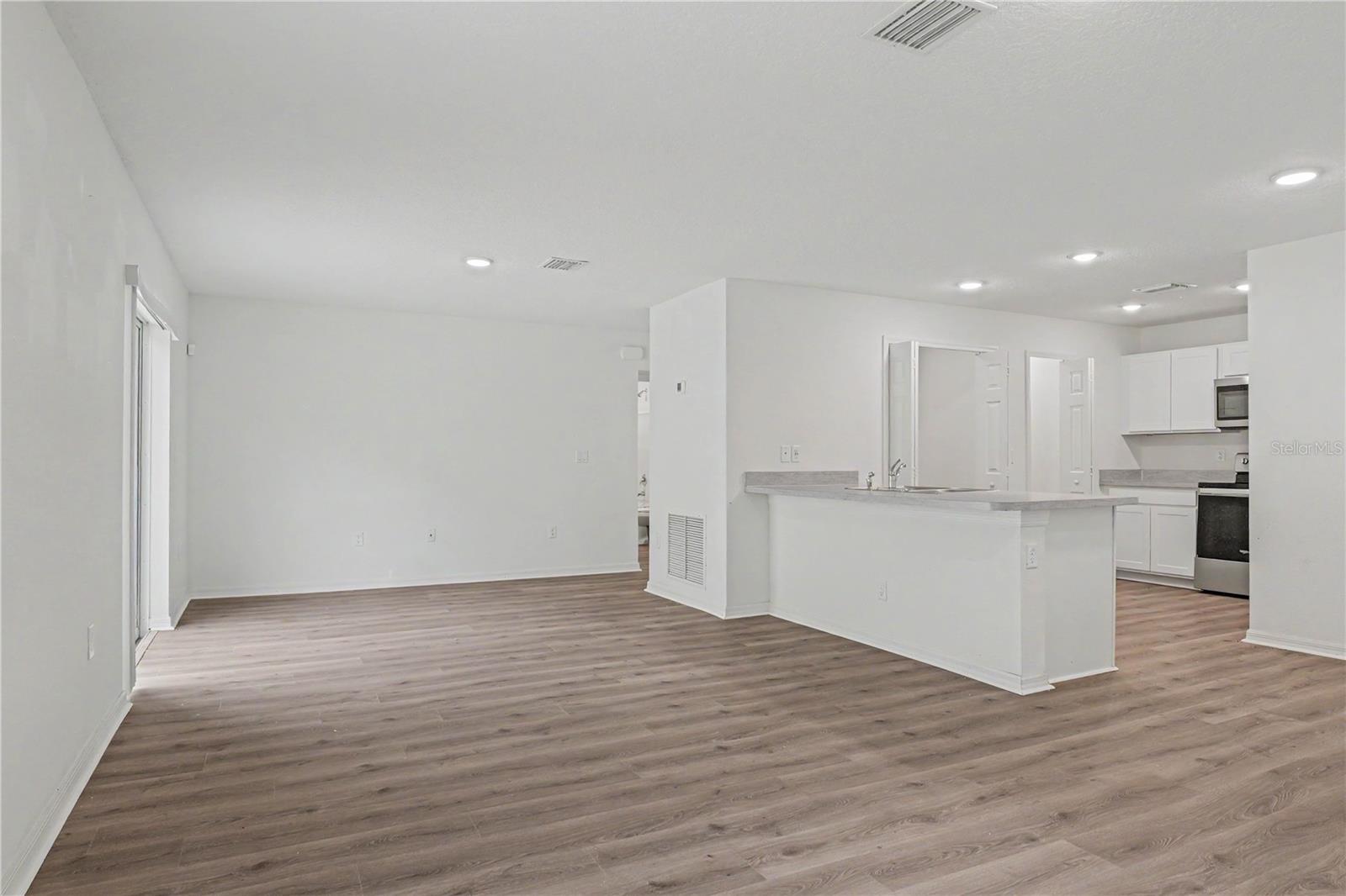 6 ZINNIA COURT