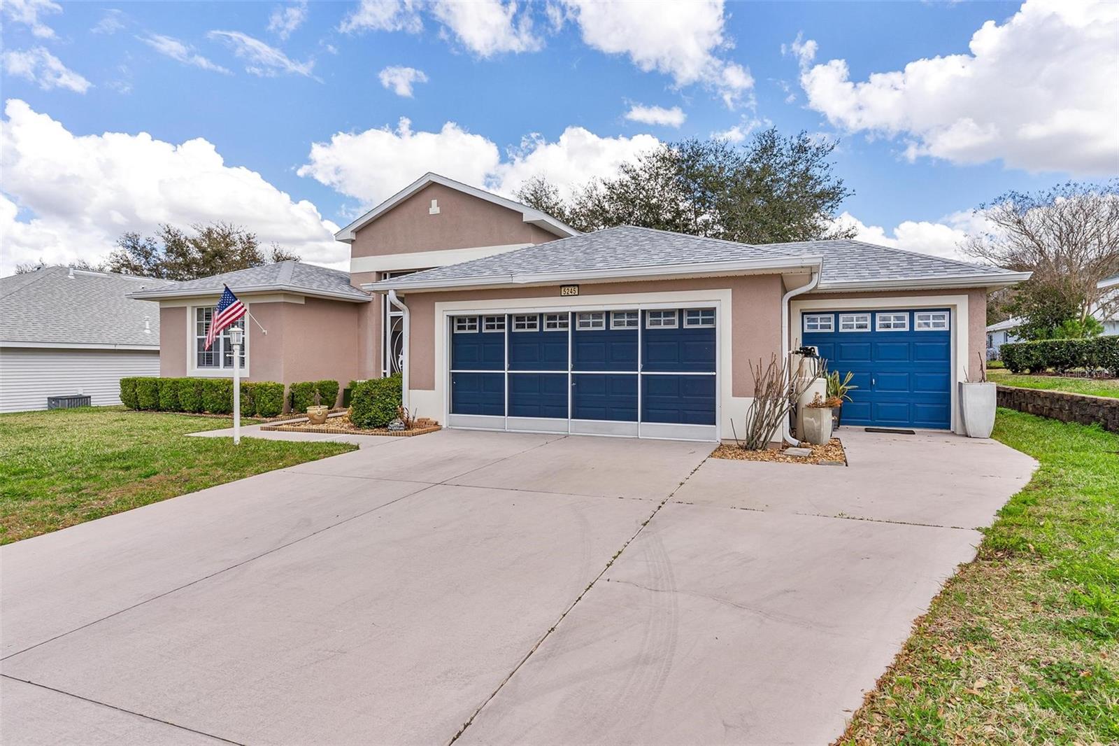 ROYAL HARBOR - Residential