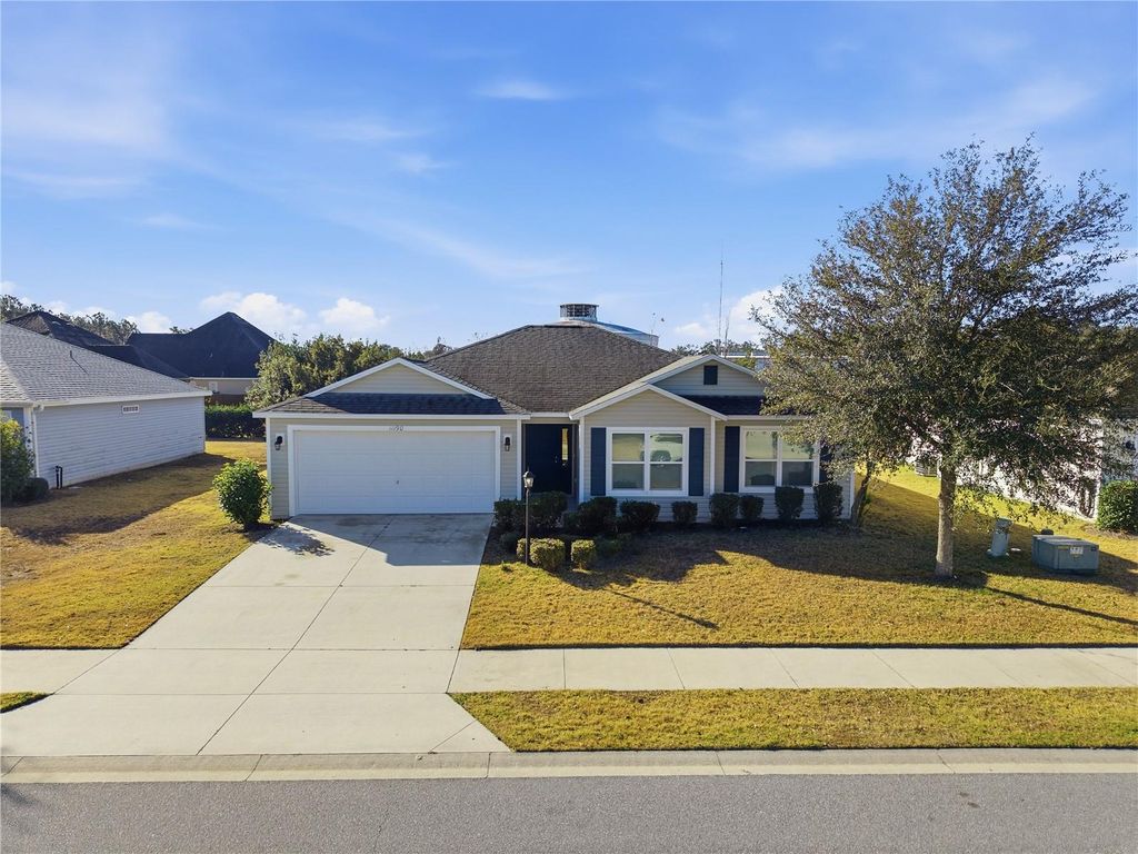 Photo of 11190 Hess Way, Oxford, FL 34484 (MLS # G5107126)