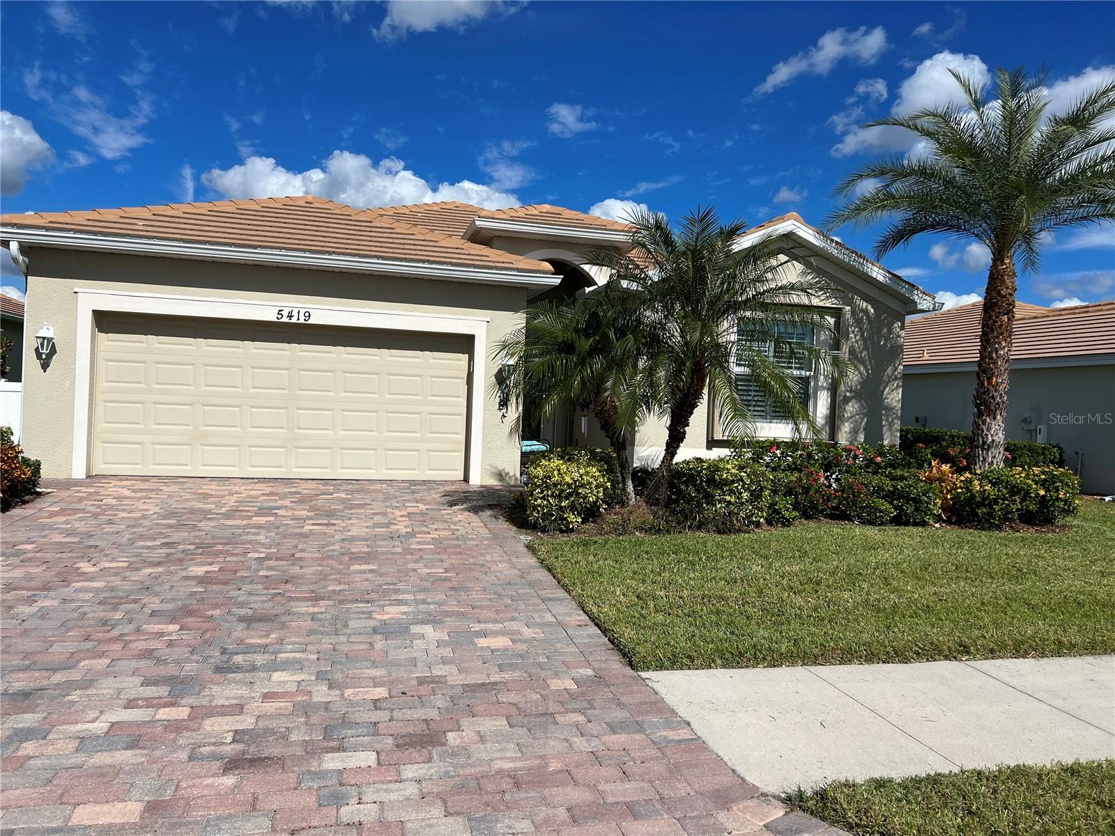 VILLAS AT CHARLESTON PARK PH 02 - Residential Lease