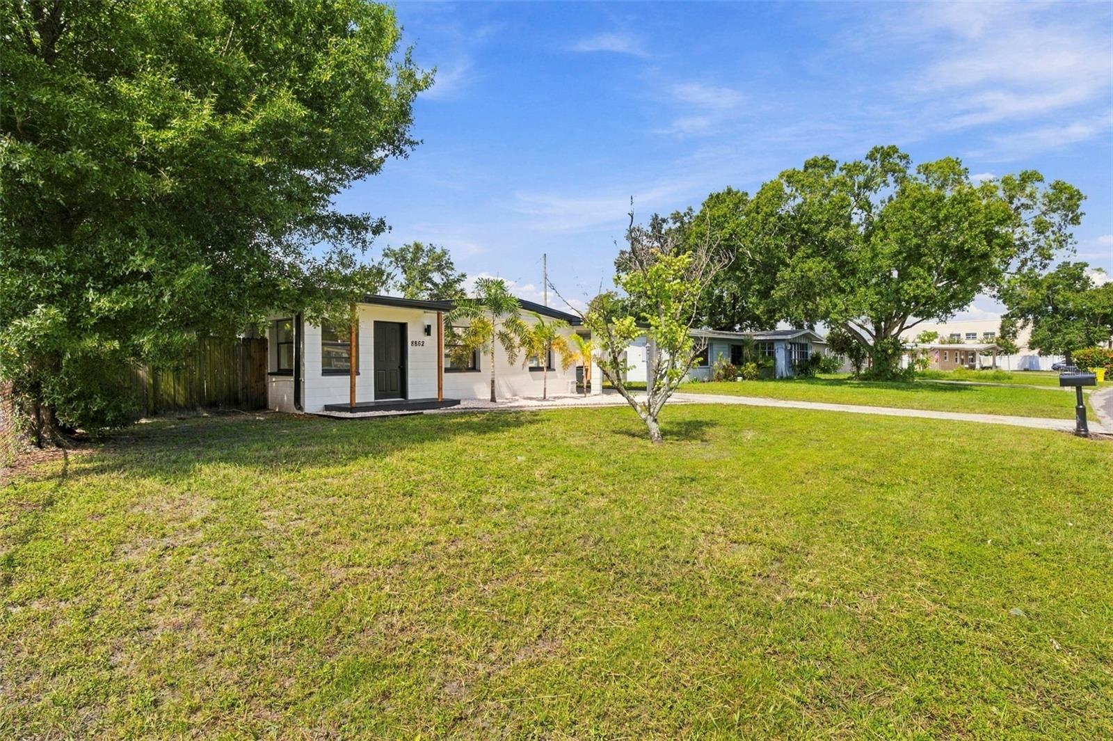 8862 ROBIN ROAD