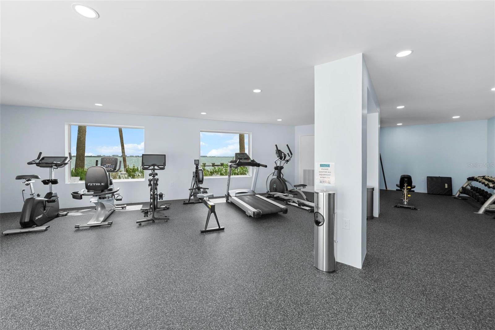 CONDO ON THE BAY TOWER I - Residential