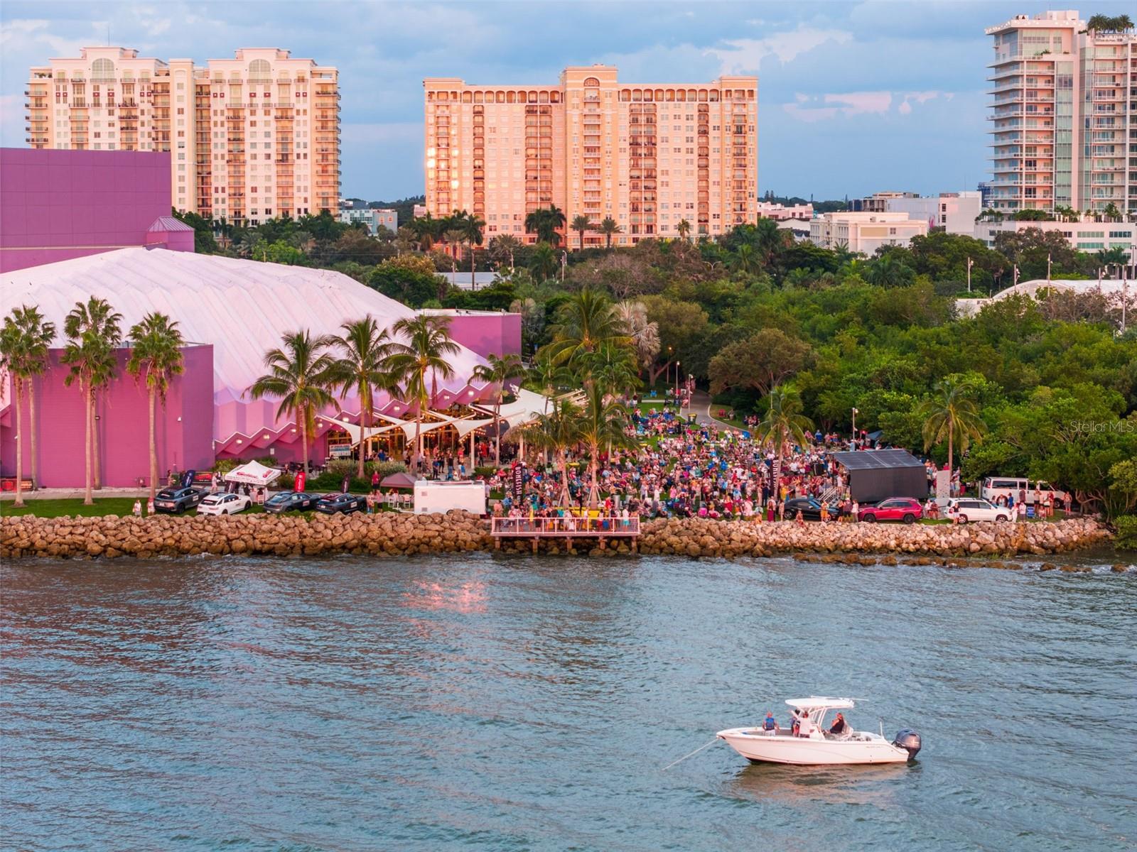 CONDO ON THE BAY TOWER I - Residential