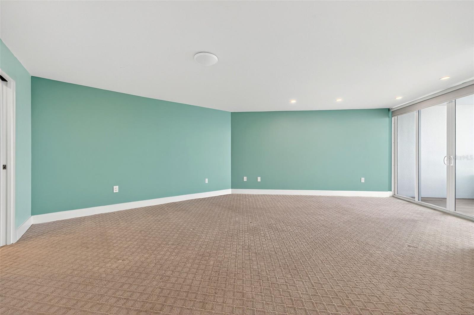 CONDO ON THE BAY TOWER I - Residential