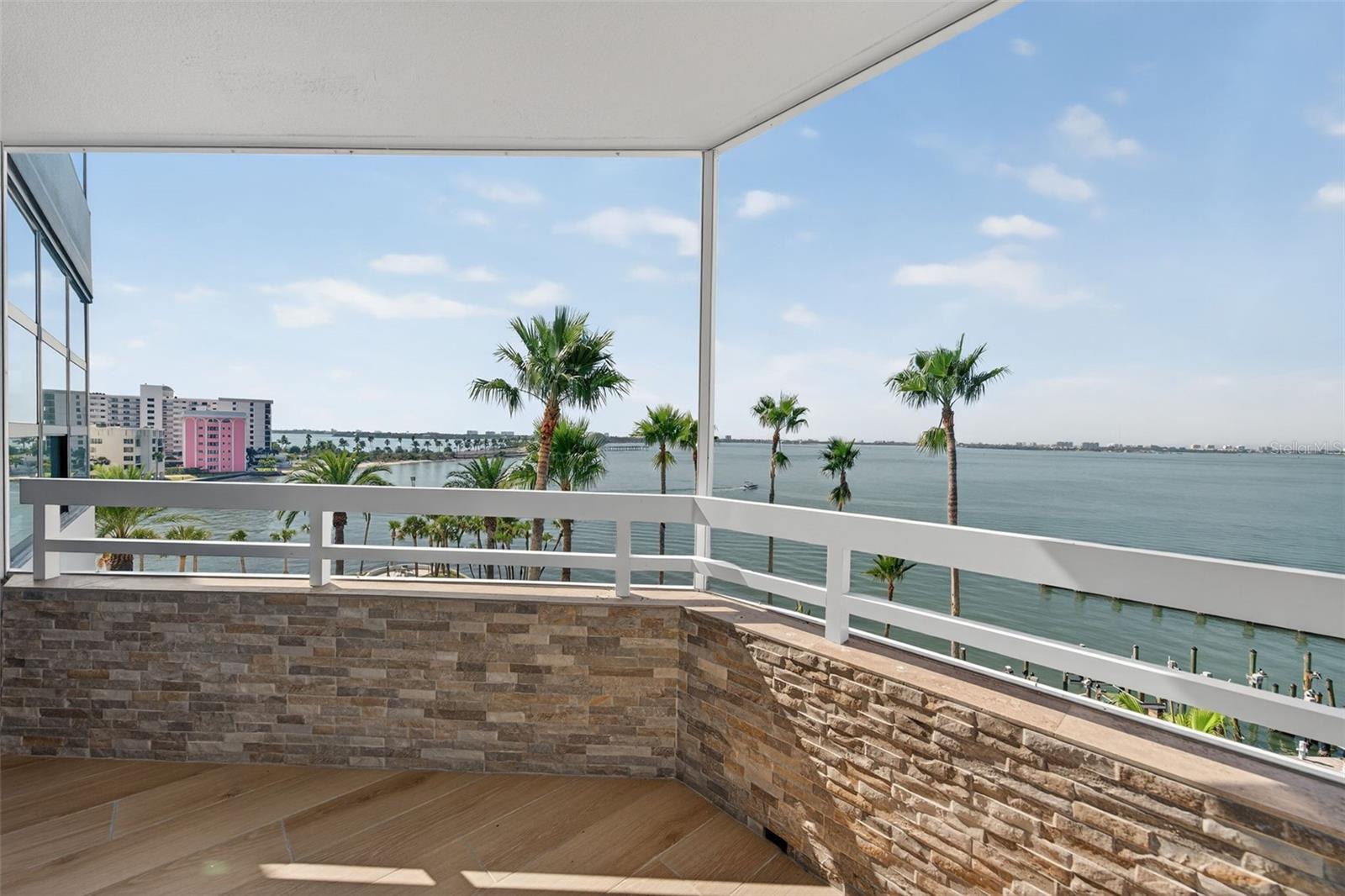 CONDO ON THE BAY TOWER I - Residential