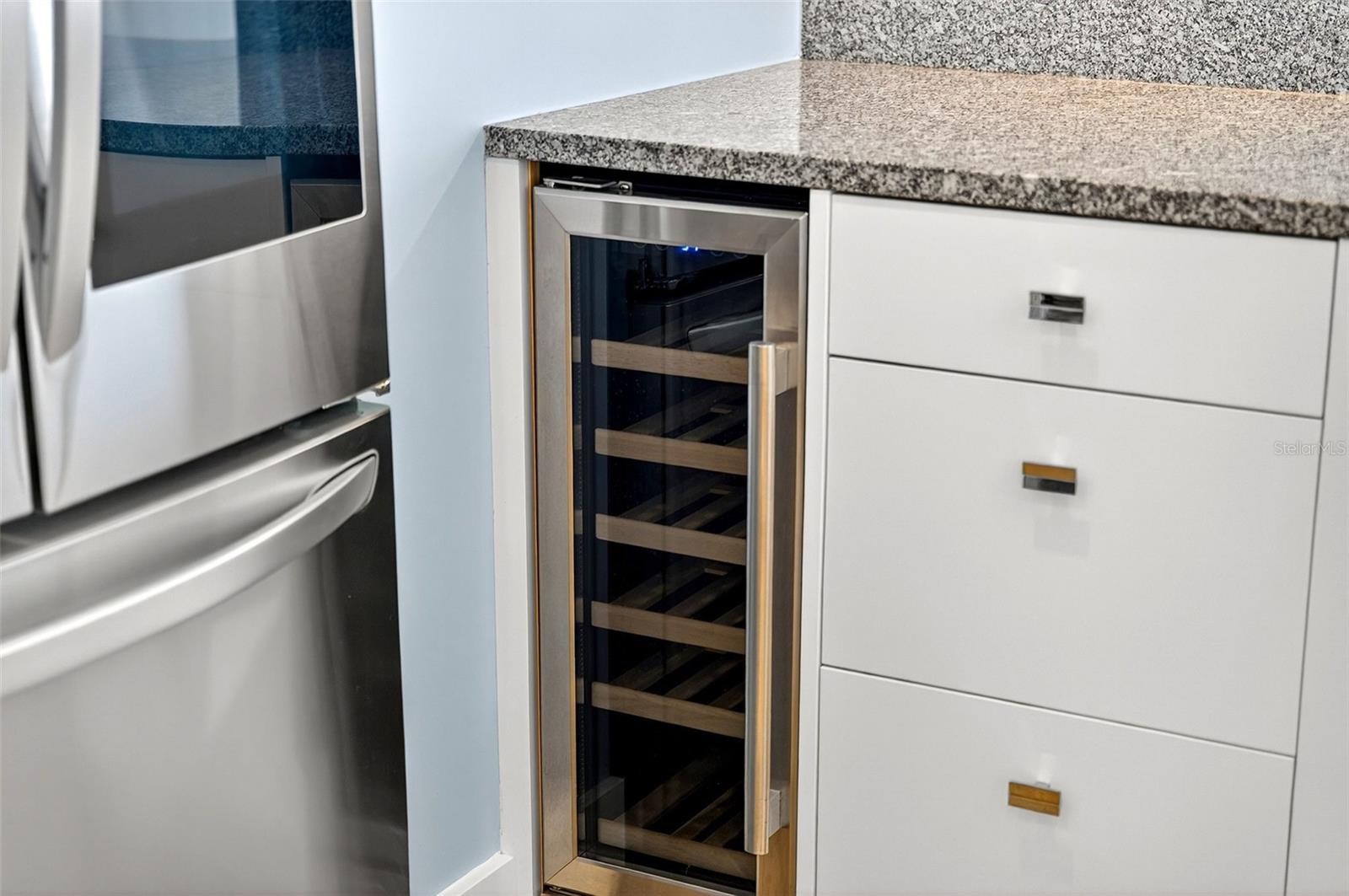 CONDO ON THE BAY TOWER I - Residential