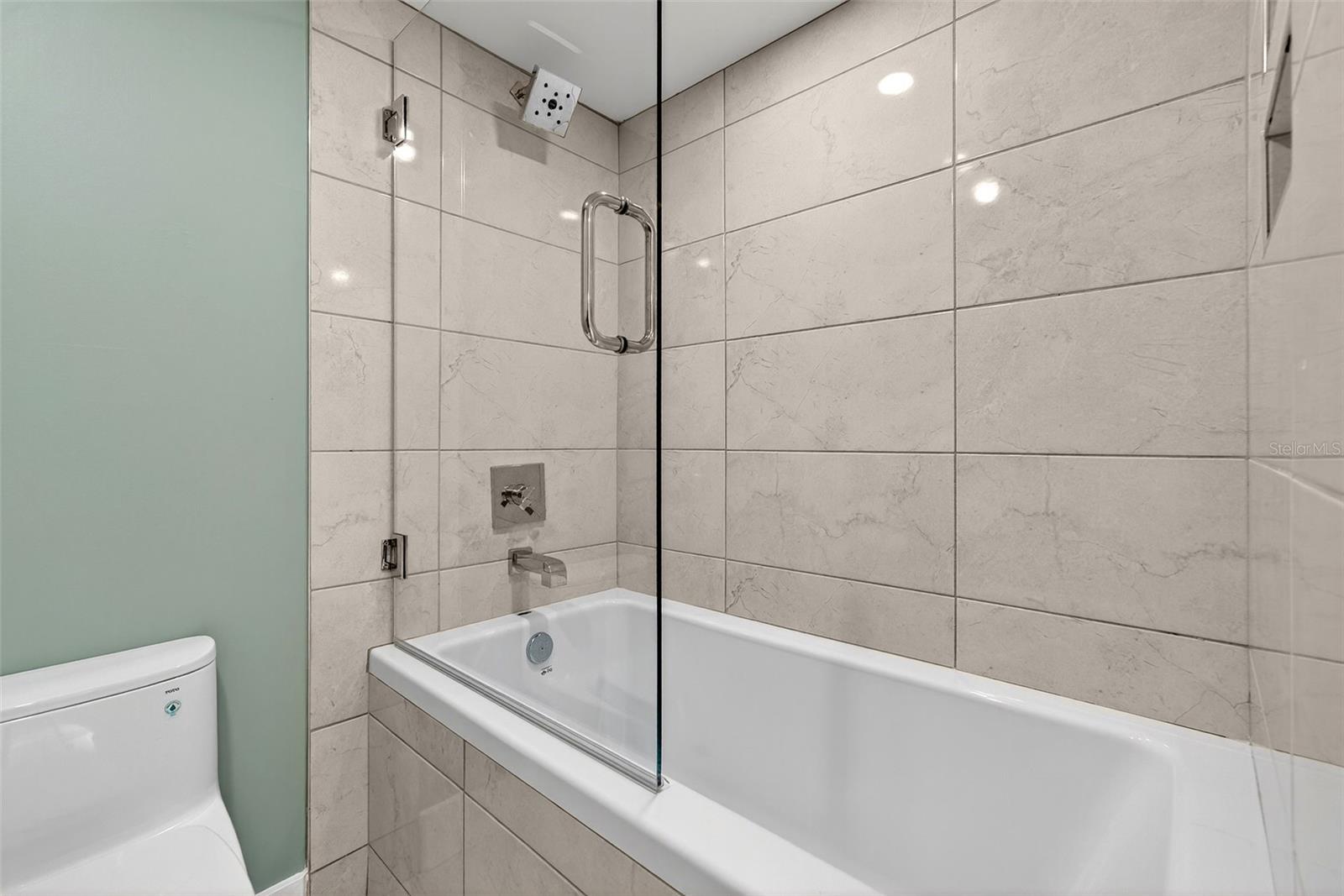 CONDO ON THE BAY TOWER I - Residential