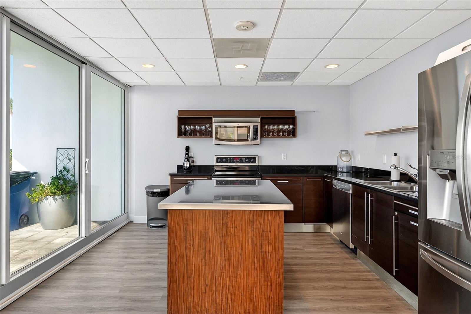 CONDO ON THE BAY TOWER I - Residential