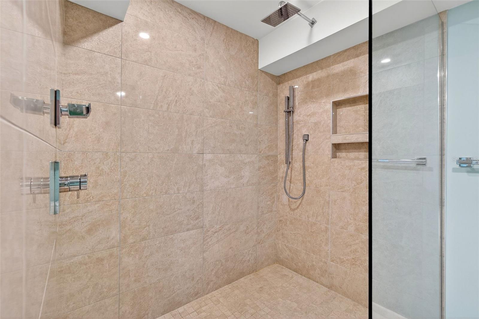 CONDO ON THE BAY TOWER I - Residential