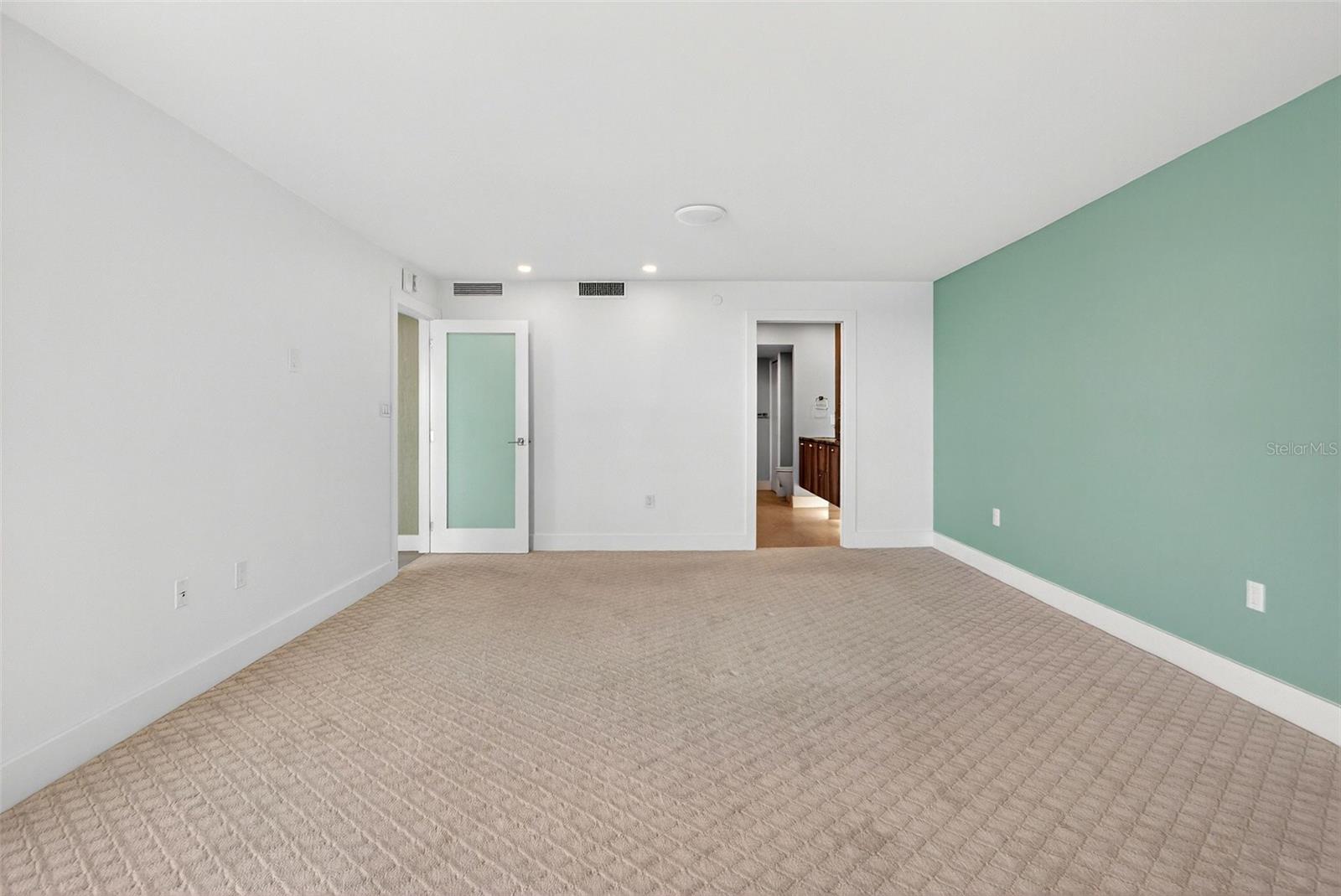 CONDO ON THE BAY TOWER I - Residential