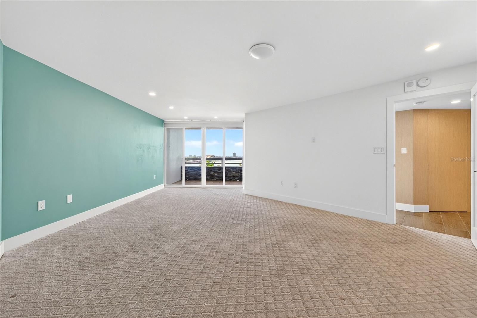 CONDO ON THE BAY TOWER I - Residential