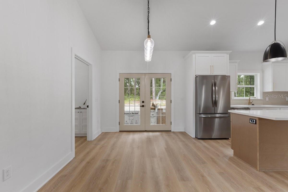 SILVER OAKS - Residential