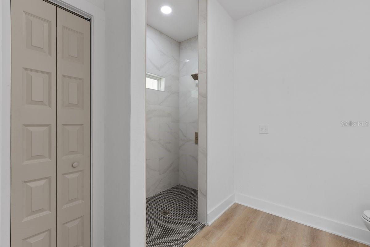 SILVER OAKS - Residential