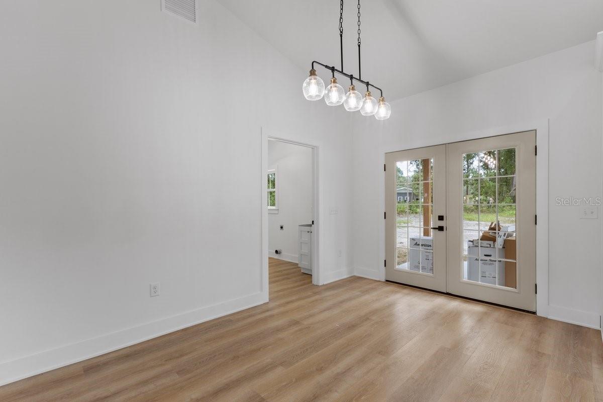 SILVER OAKS - Residential