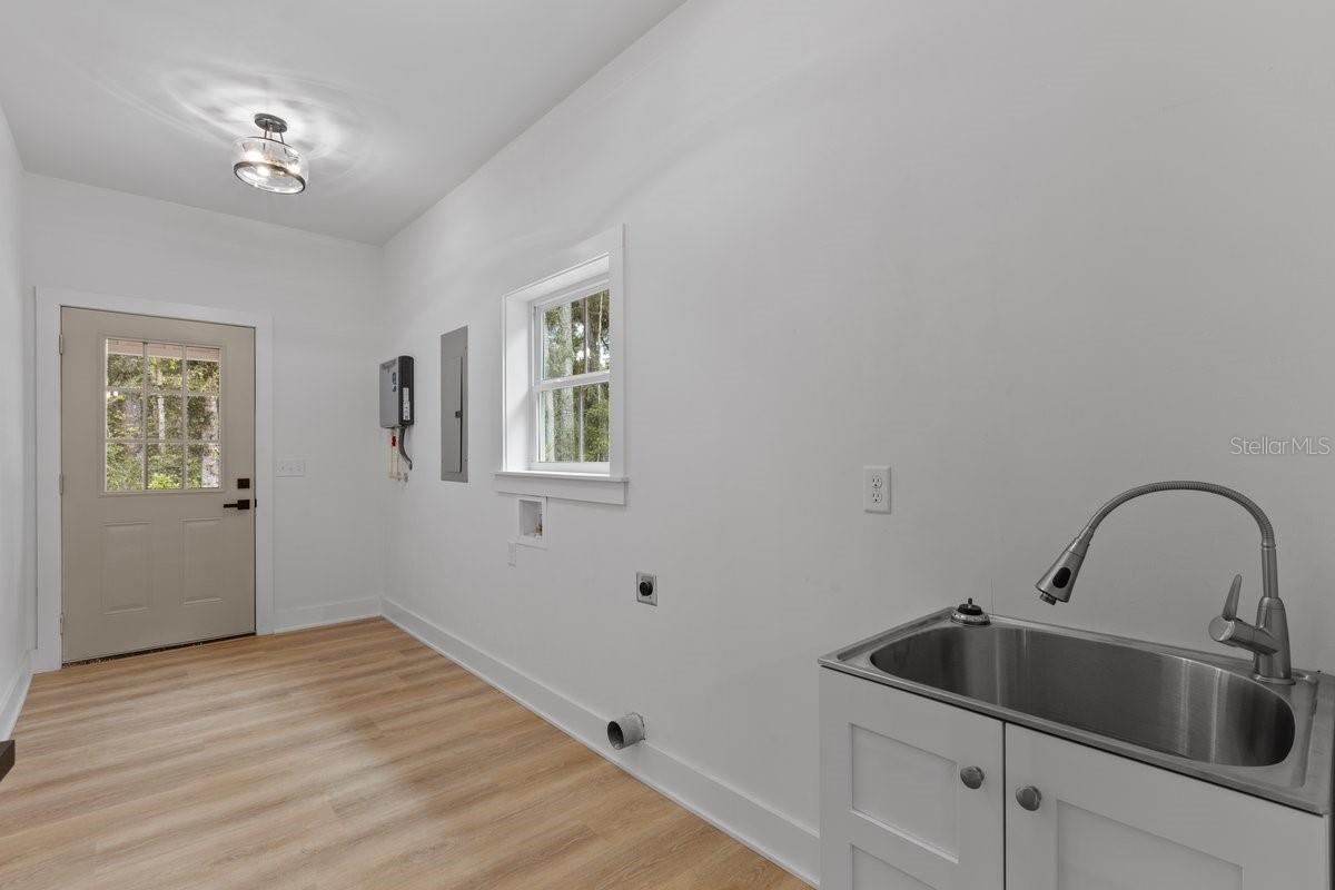 SILVER OAKS - Residential