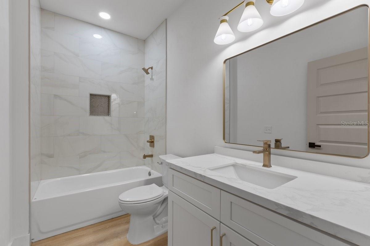 SILVER OAKS - Residential