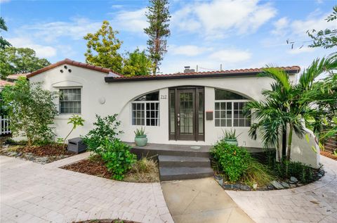 Photo of 717 19th Avenue N, St Petersburg, FL 33704 (MLS # TB8452797)