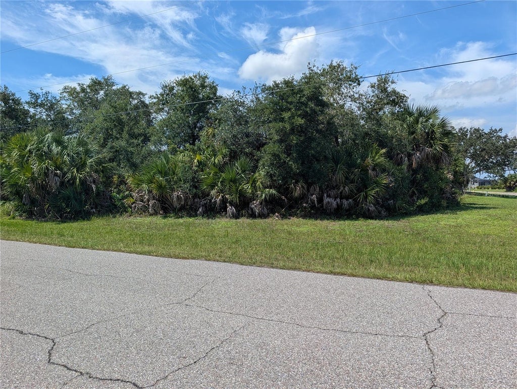 Photo of 146 Haddock Drive, Rotonda West, FL 33947 (MLS # D6149088)