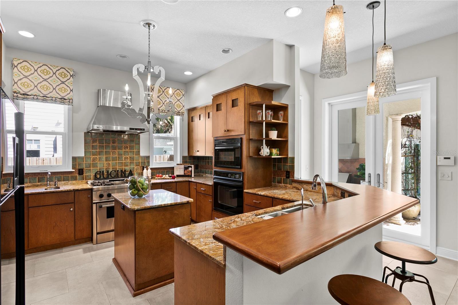 NORTH NEW SUBURB BEAUTIFUL - Residential