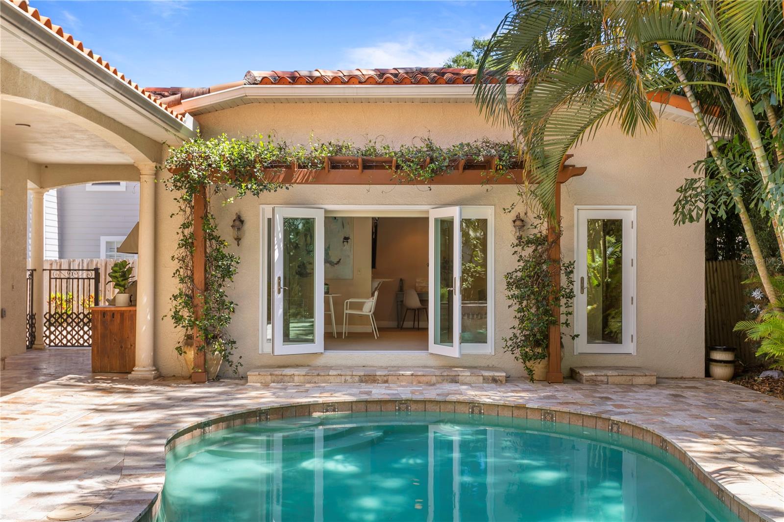 NORTH NEW SUBURB BEAUTIFUL - Residential