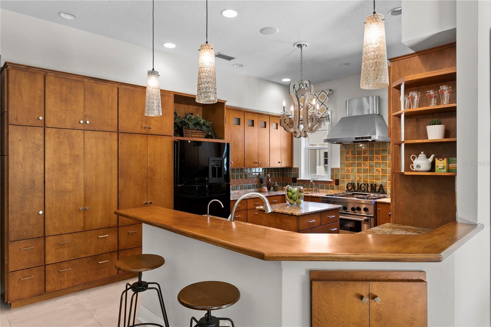 NORTH NEW SUBURB BEAUTIFUL - Residential